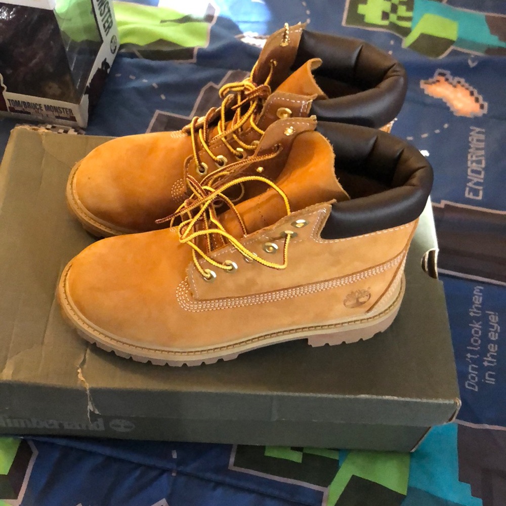 Size 3 timberland boots